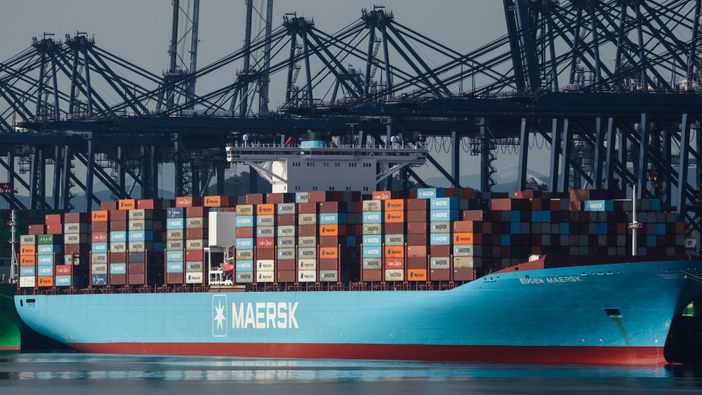 Maersk and Hapag-Lloyd Resume AE15 Suez Canal Service, Citing Improved Red Sea Security
