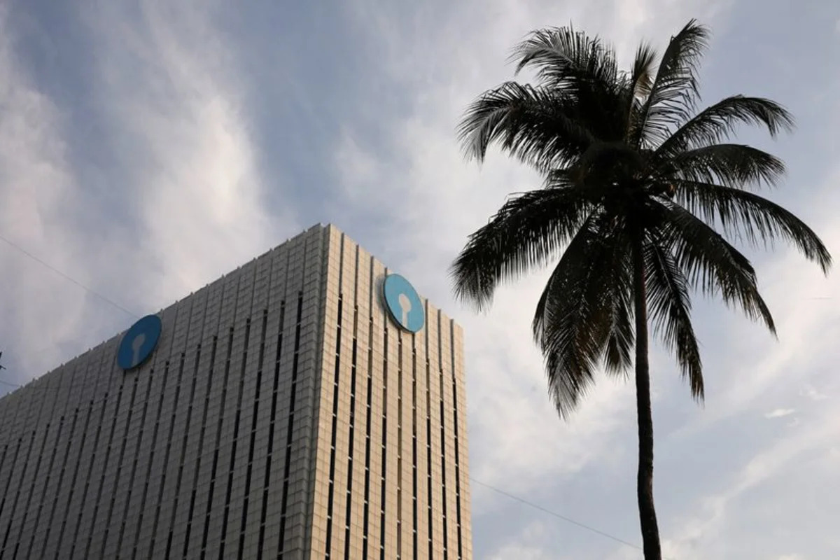 SBI Appoints Sunil Agrawal, Former LIC CFO, to Bolster Financial Leadership