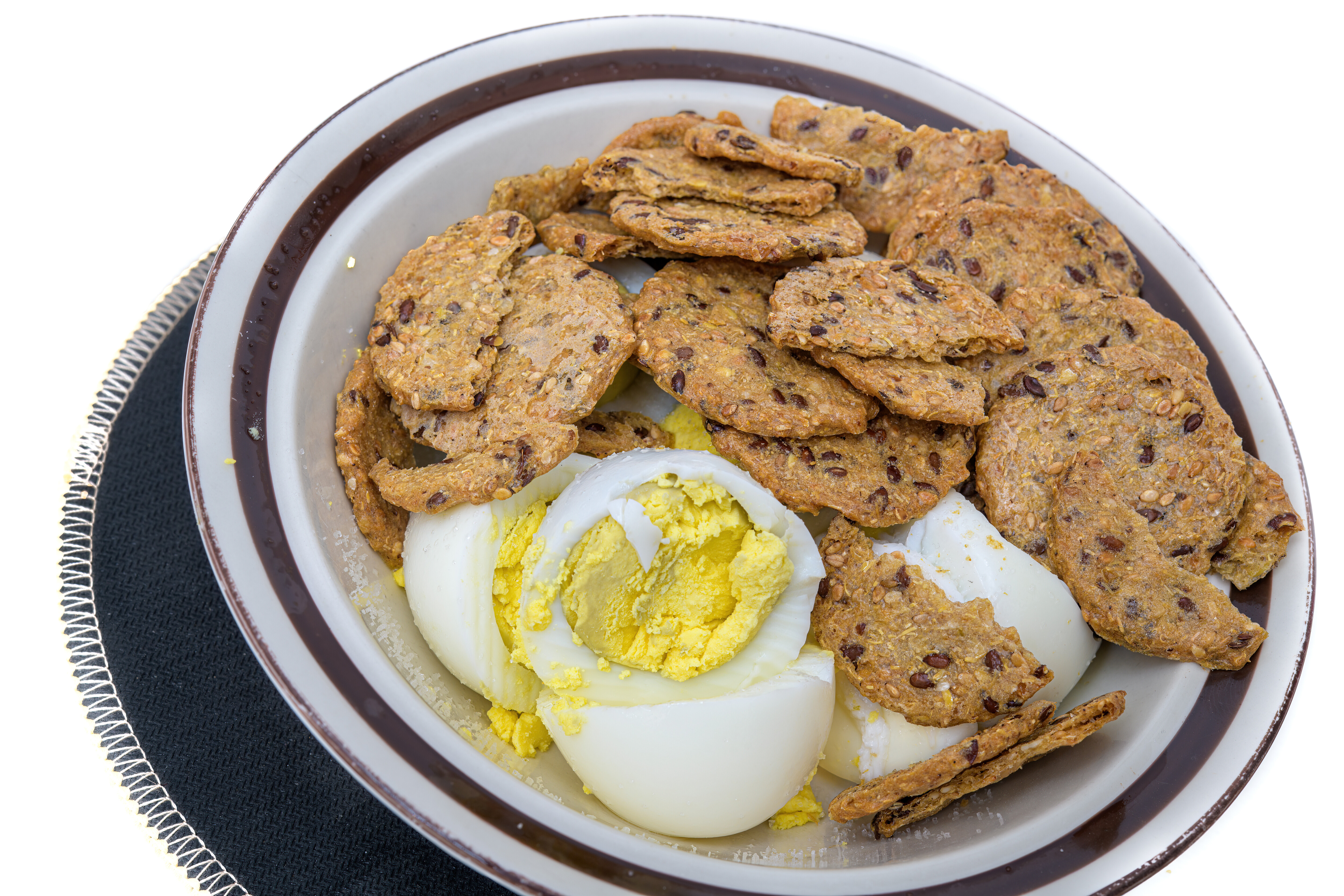 Nutrition Experts Advocate Whole Food Snacks Instead of Processed Protein Bars for Healthier Intake
