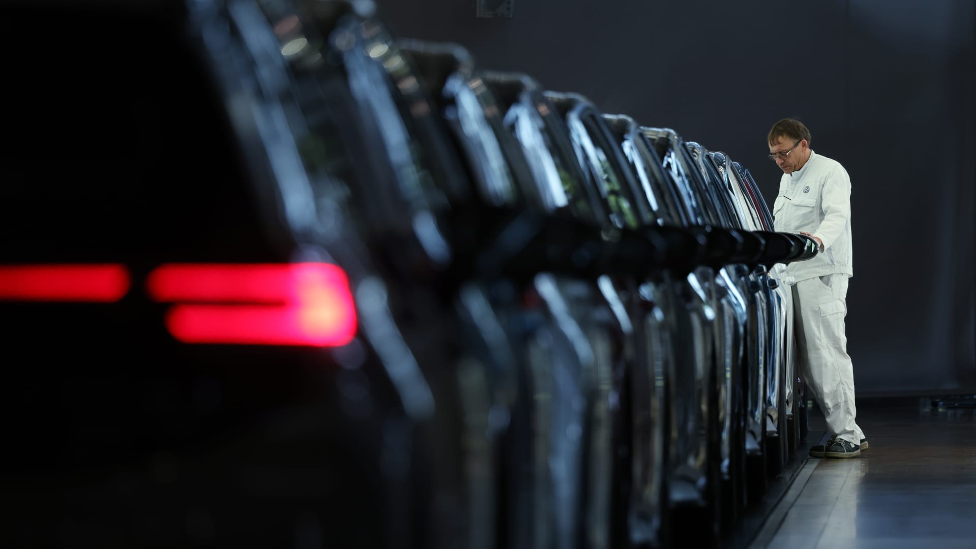 Volkswagen's Q2 Profit Slumps, Trims 2026 Revenue Outlook, Considers Massive Job Cuts