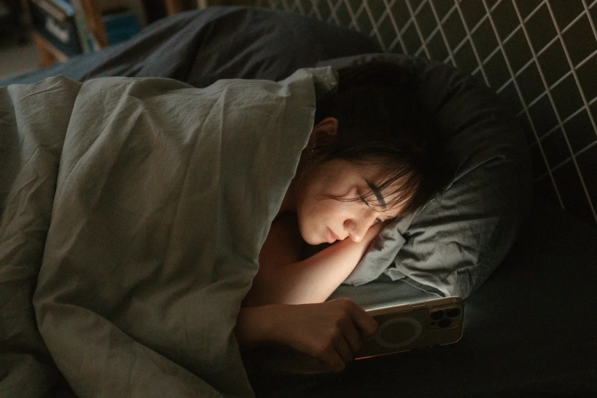 UK Government Encourages Non-Mandatory Midnight Social Media Curfew for Older Teens.