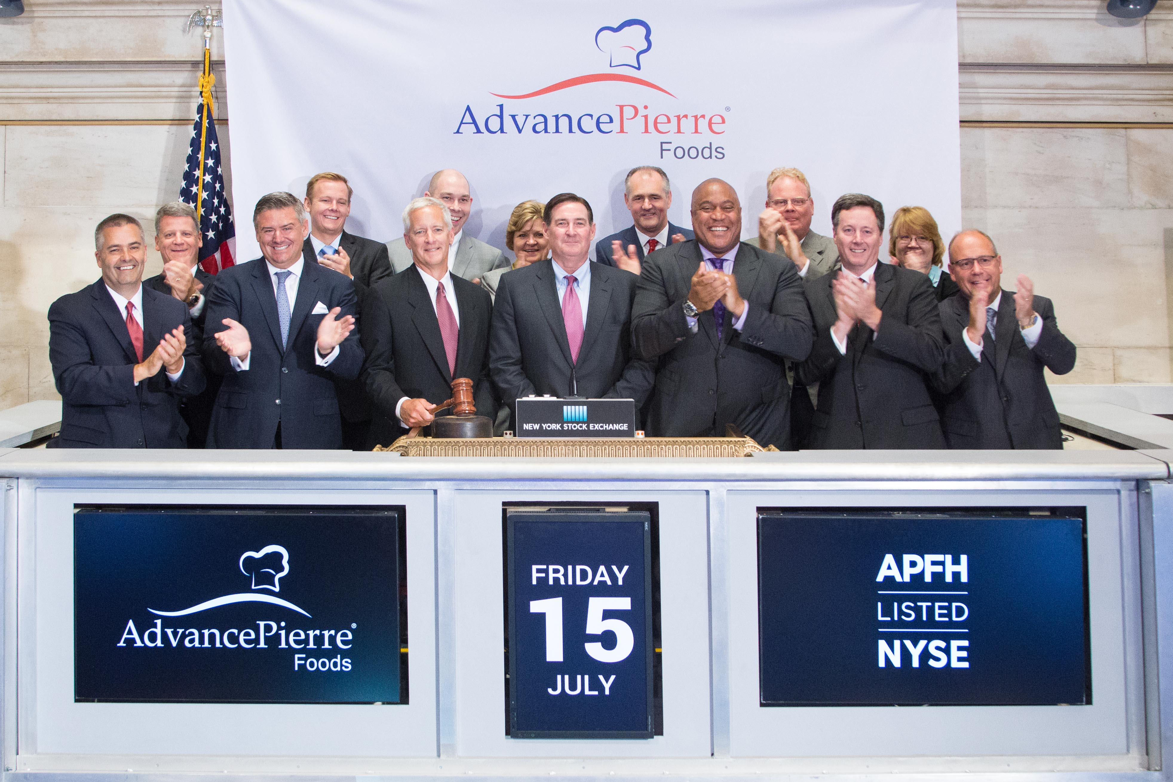 Oak Associates Adds Millions to Tech and Energy Stocks, Cuts Advanced Energy Holdings