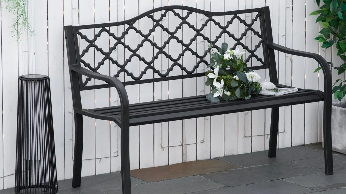 Outsunny Vintage Garden Bench Discounted on Yimbly, Shoppers Share Mixed Reviews