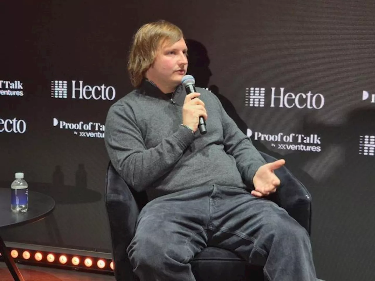 Aave Unveils Stable Vaults, Allowing Institutions to Offer Predictable Stablecoin Yield.