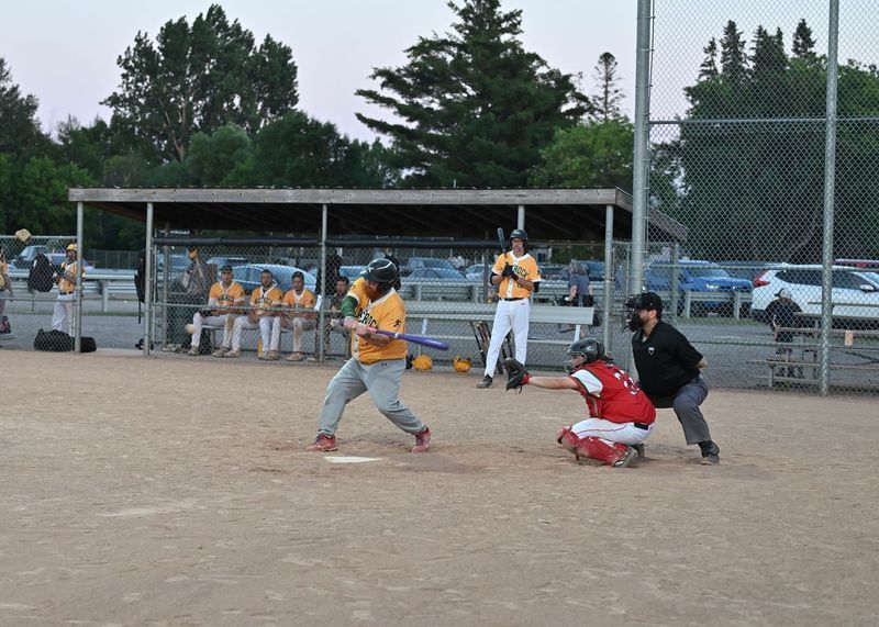 Pitchers Shine as Dual Threats in High-Scoring Weekend Baseball Action