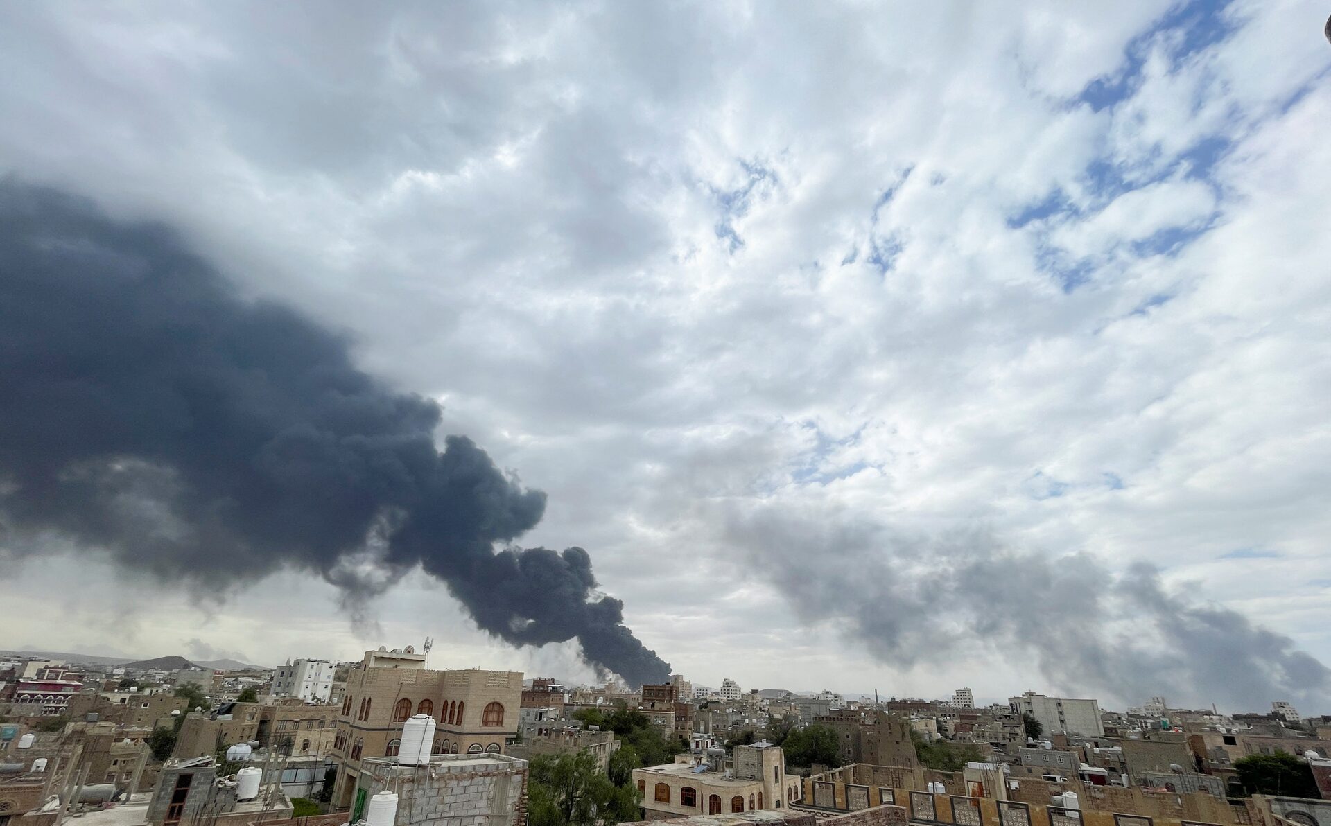 Sanaa Airport Struck by Airstrikes Amid Yemen Conflict, Fueling Houthi Retaliation Threats