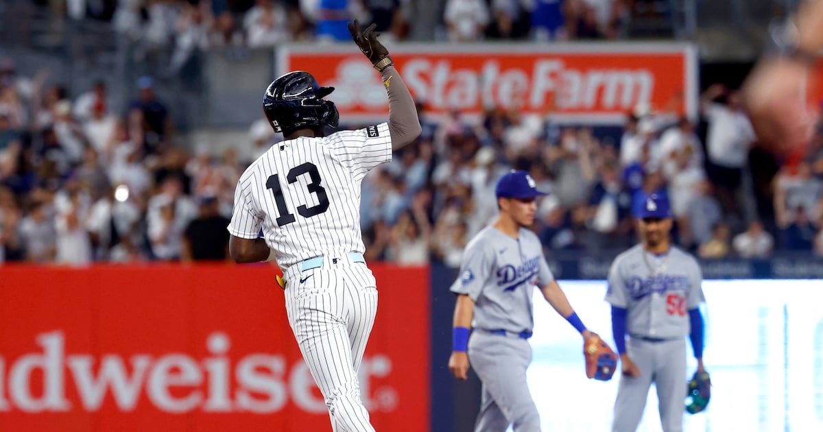 Jazz Chisholm Jr. Blasts Tiebreaking Homer as Yankees Defeat Dodgers 2-1 to Split Doubleheader