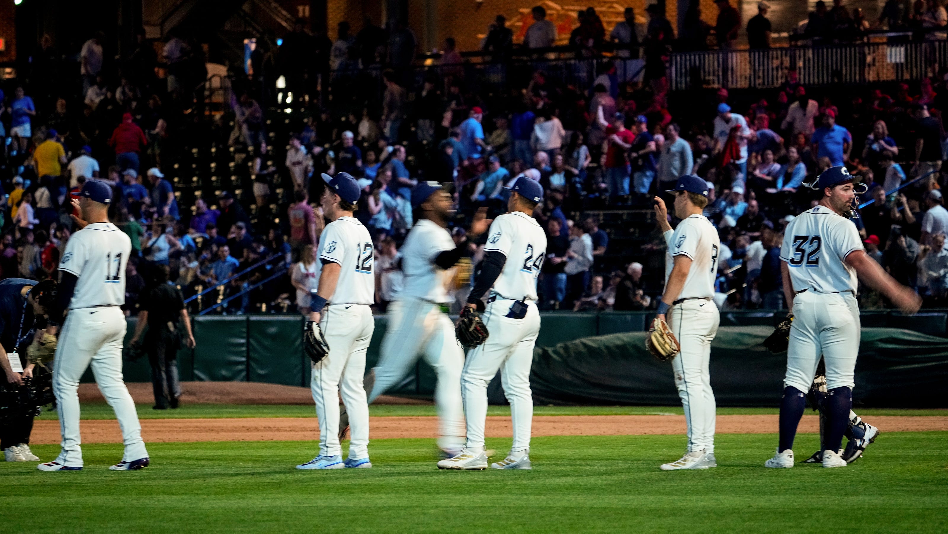 Go Woo-seok Ejected from Triple-A Game for Foreign Substance in Glove