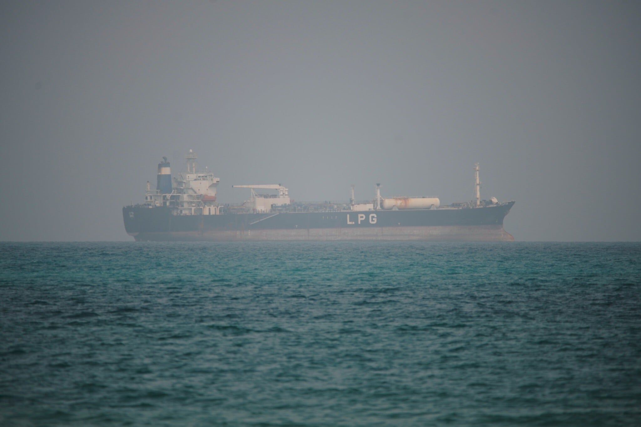 Houthi Blockade Forces Saudi Tankers to Reroute from Red Sea, Escalating US-Iran Oil Supply Concerns
