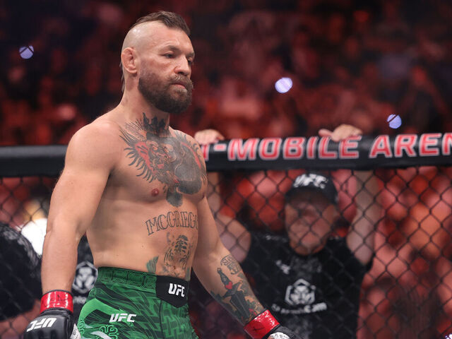 Conor McGregor suffers leg injury, loses UFC comeback fight to Max Holloway