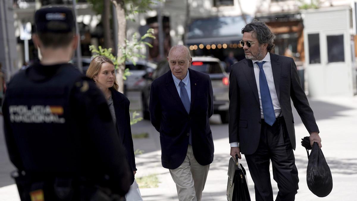 Kitchen Case Trial Concludes, Rajoy's Former Interior Minister Awaits Sentence as Defenses Argue Intelligence Operation