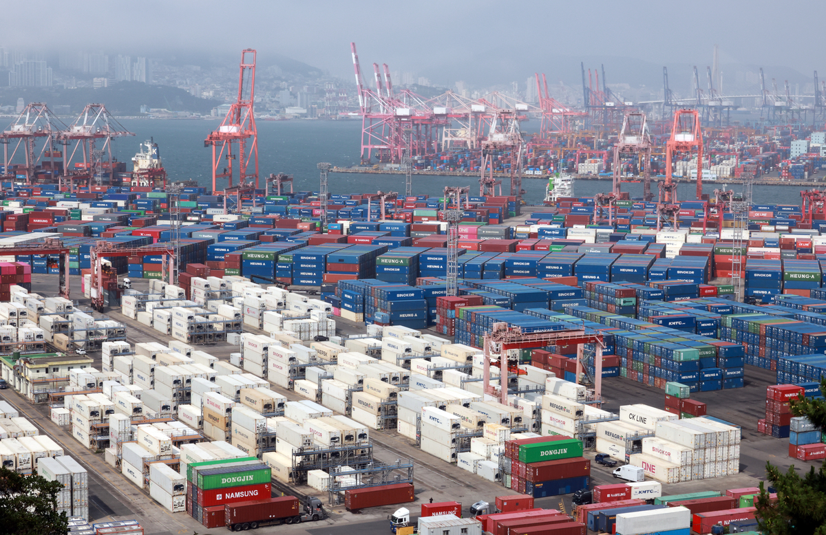 South Korea Exports Soar 52% in Early July, Driven by Semiconductor and Tech Demand