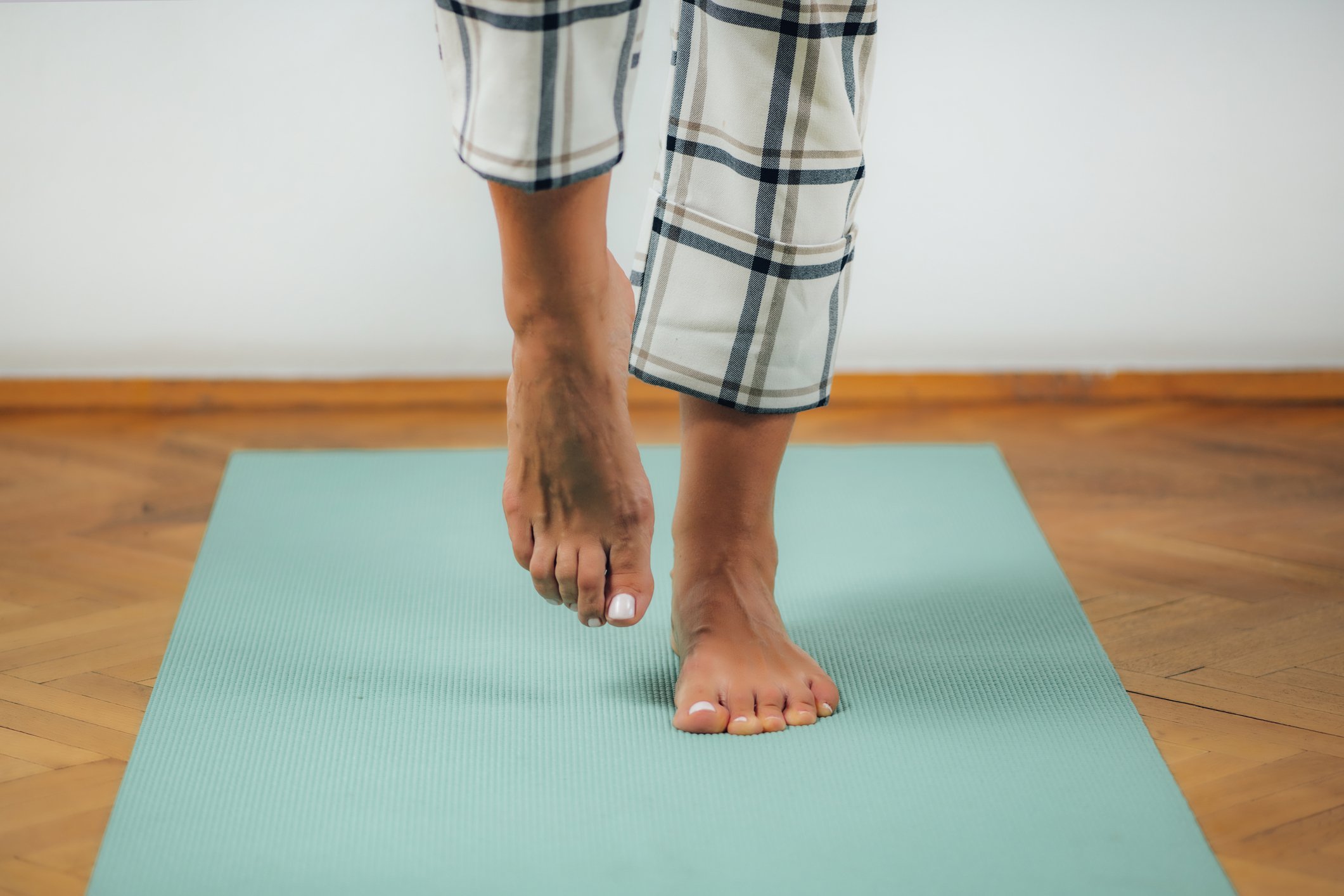 A 10-second one-leg balance test predicts future mobility and mortality risk in older adults.