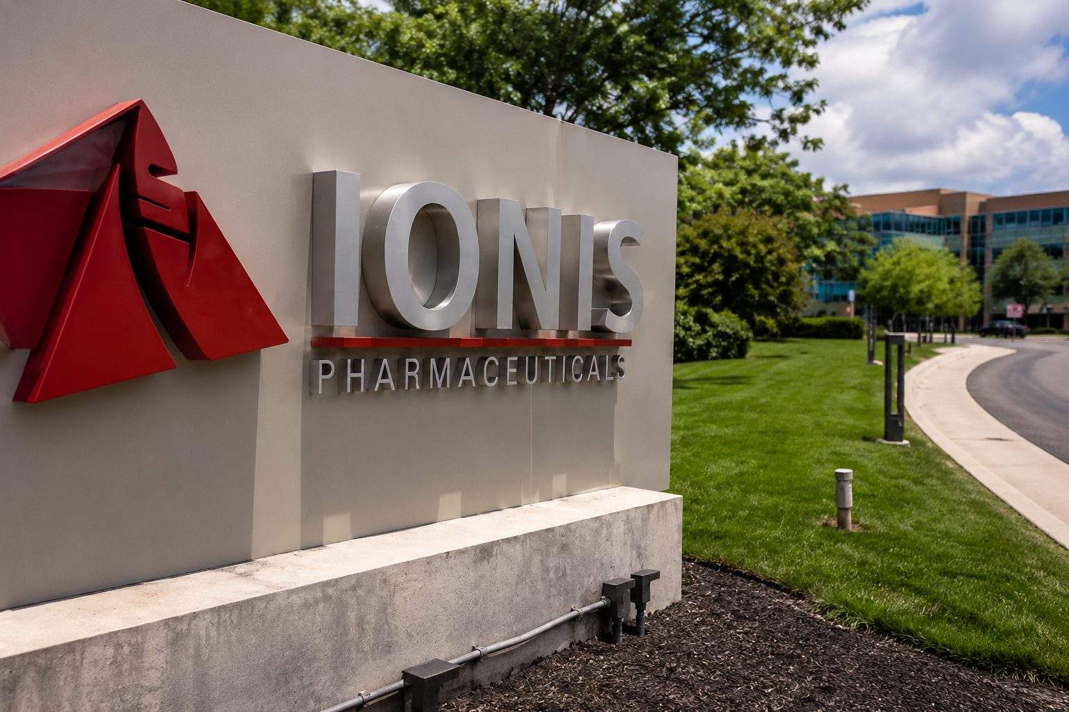Ionis Stock Tumbles as Trial Fails Primary Endpoint, Analysts See Long-Term Value