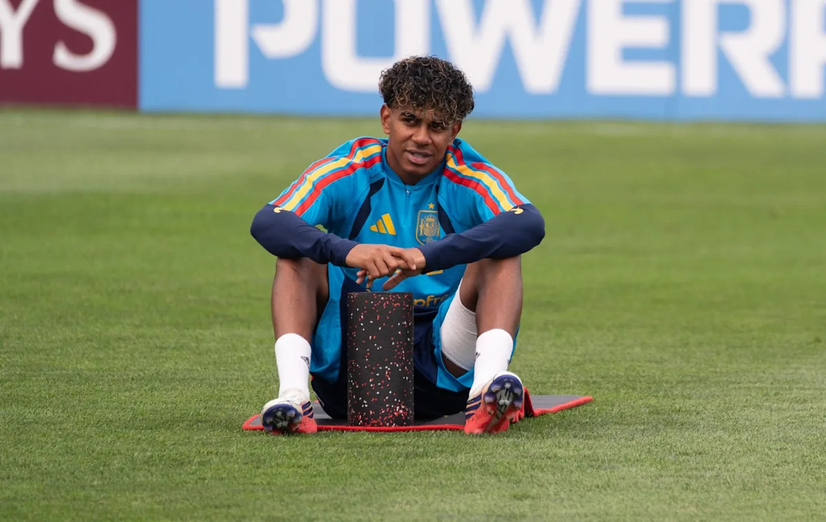 Heavy Storms Force Spain, Argentina to Alter World Cup Final Training Plans