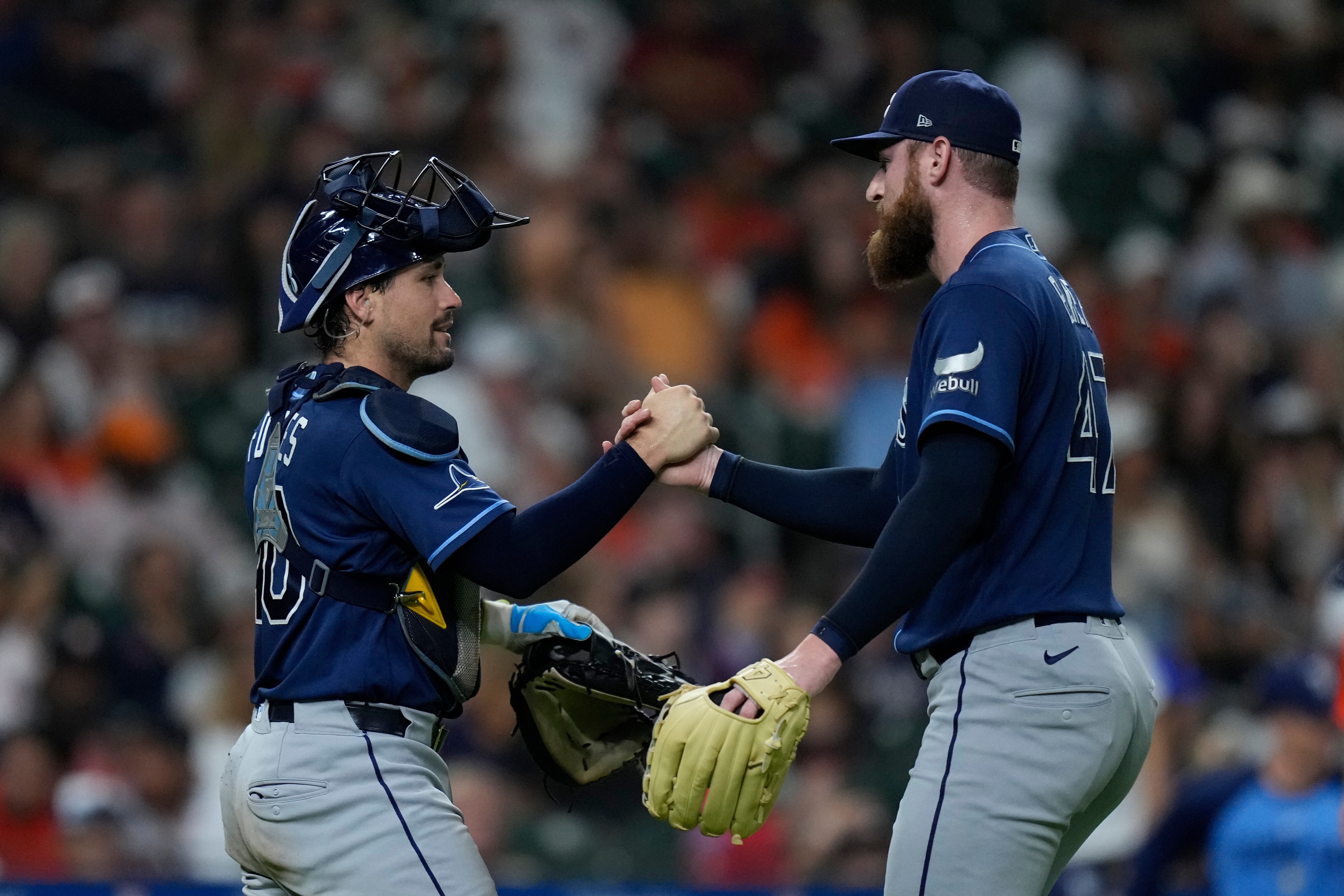 Yordan Alvarez's Walk-Off Homer Leads Astros to Victory, Snapping Rays' Nine-Game Winning Streak