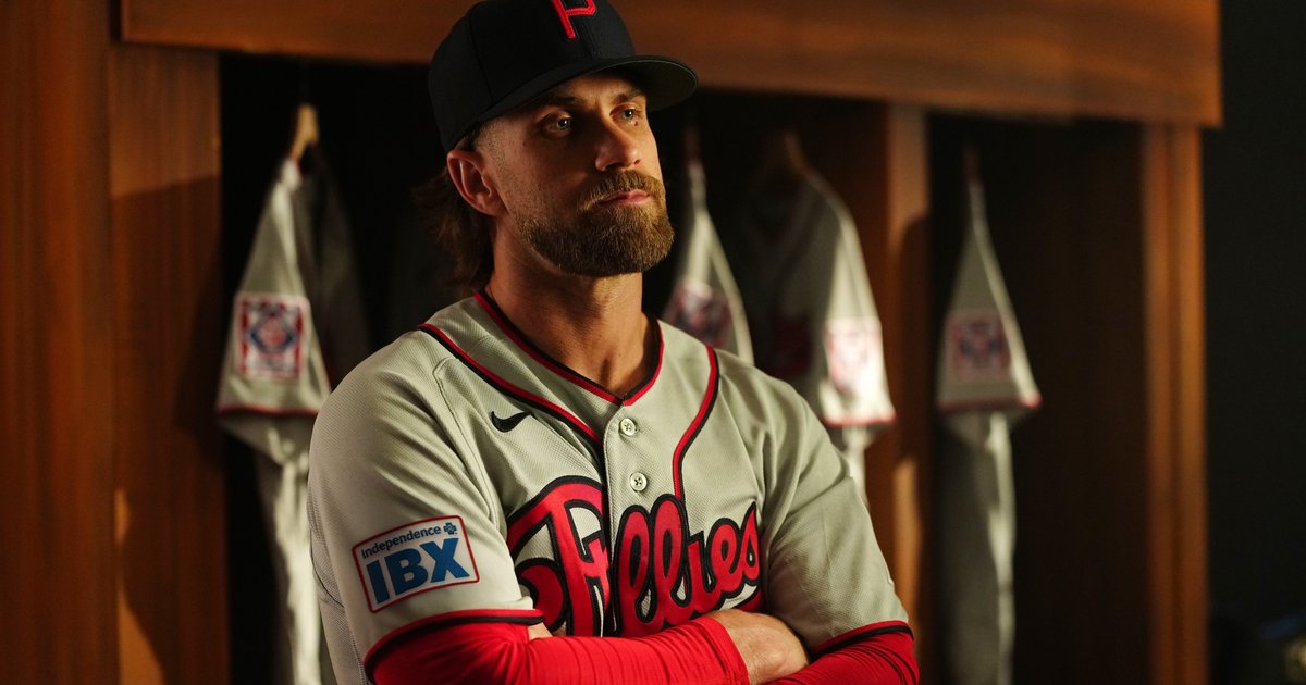 Phillies and Twins Reveal Field of Dreams Game Uniforms for 2026 Netflix Matchup