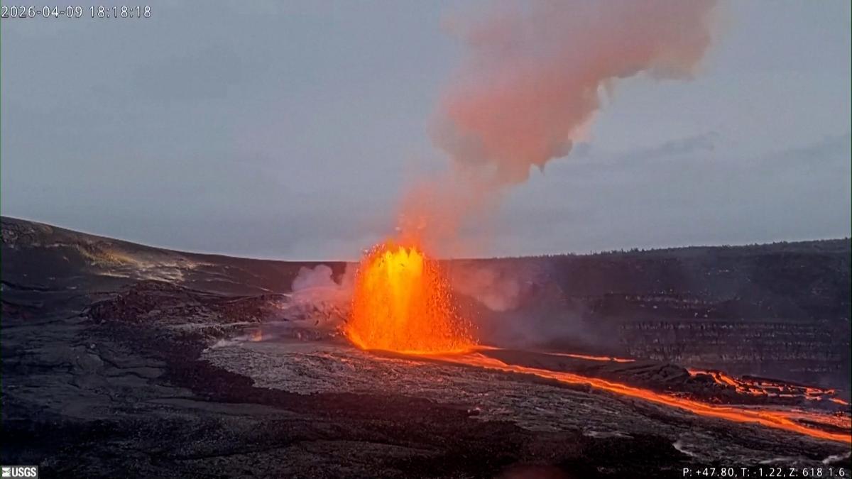Hawaii's Kilauea Volcano Reactivates, Begins Expelling Lava as New Eruption Expected Soon