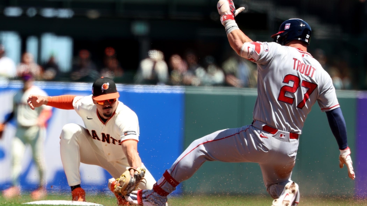 Mike Trout's Four-Hit Game Helps Angels Snap Losing Streak, Avoid Sweep