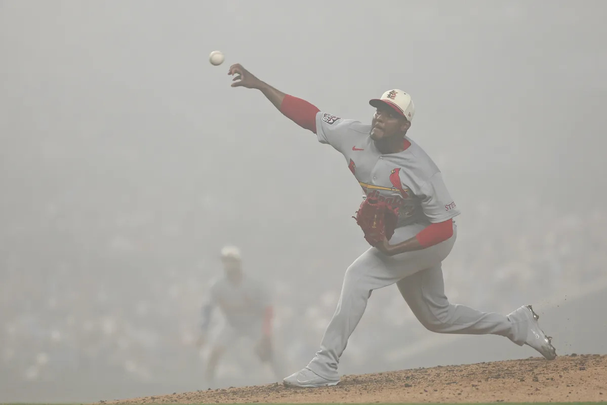 Thick Fog at Wrigley Field Delays Cubs-Cardinals Game, Disrupting Pitch Tracking