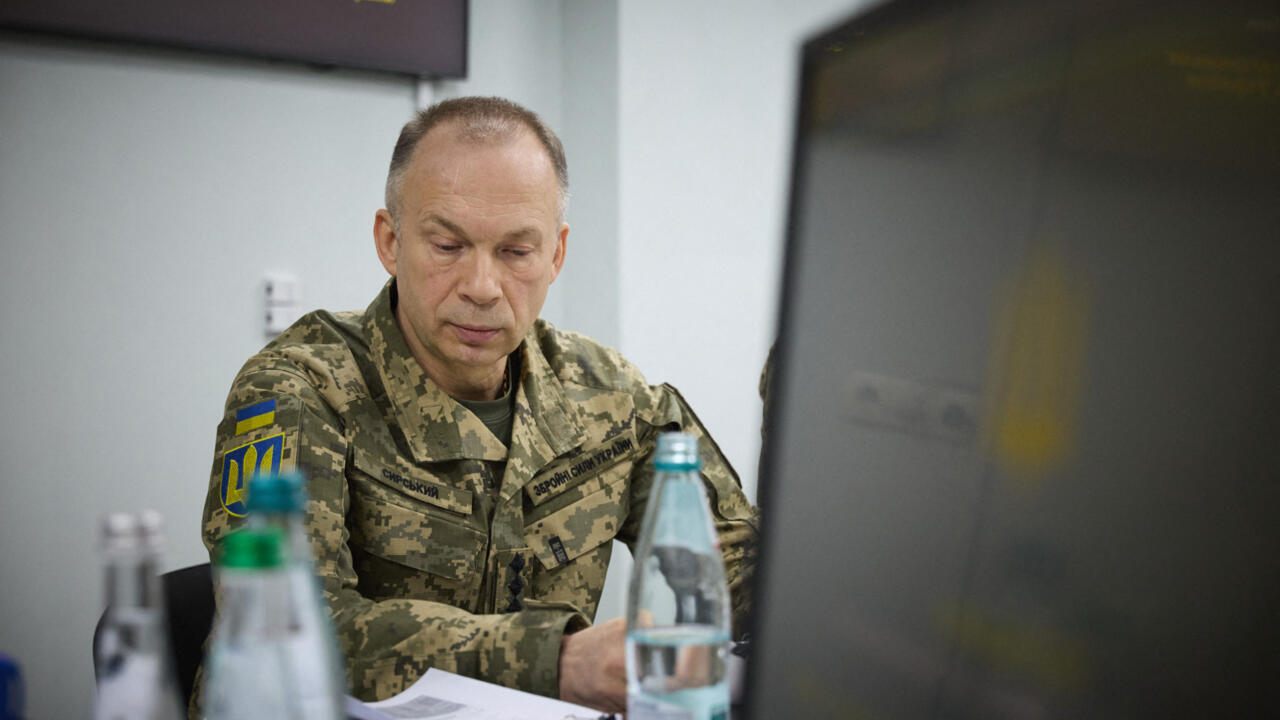 Ukraine's Zelensky Dismisses Syrskyi, Appoints Drapaty Amid Protests Over Military Reforms