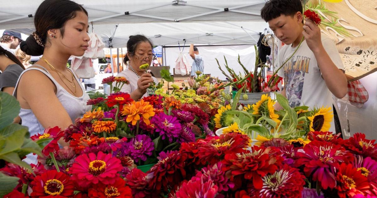 Downtown Omaha Farmer's Market Thrives as Hundreds Brave Saturday Heat
