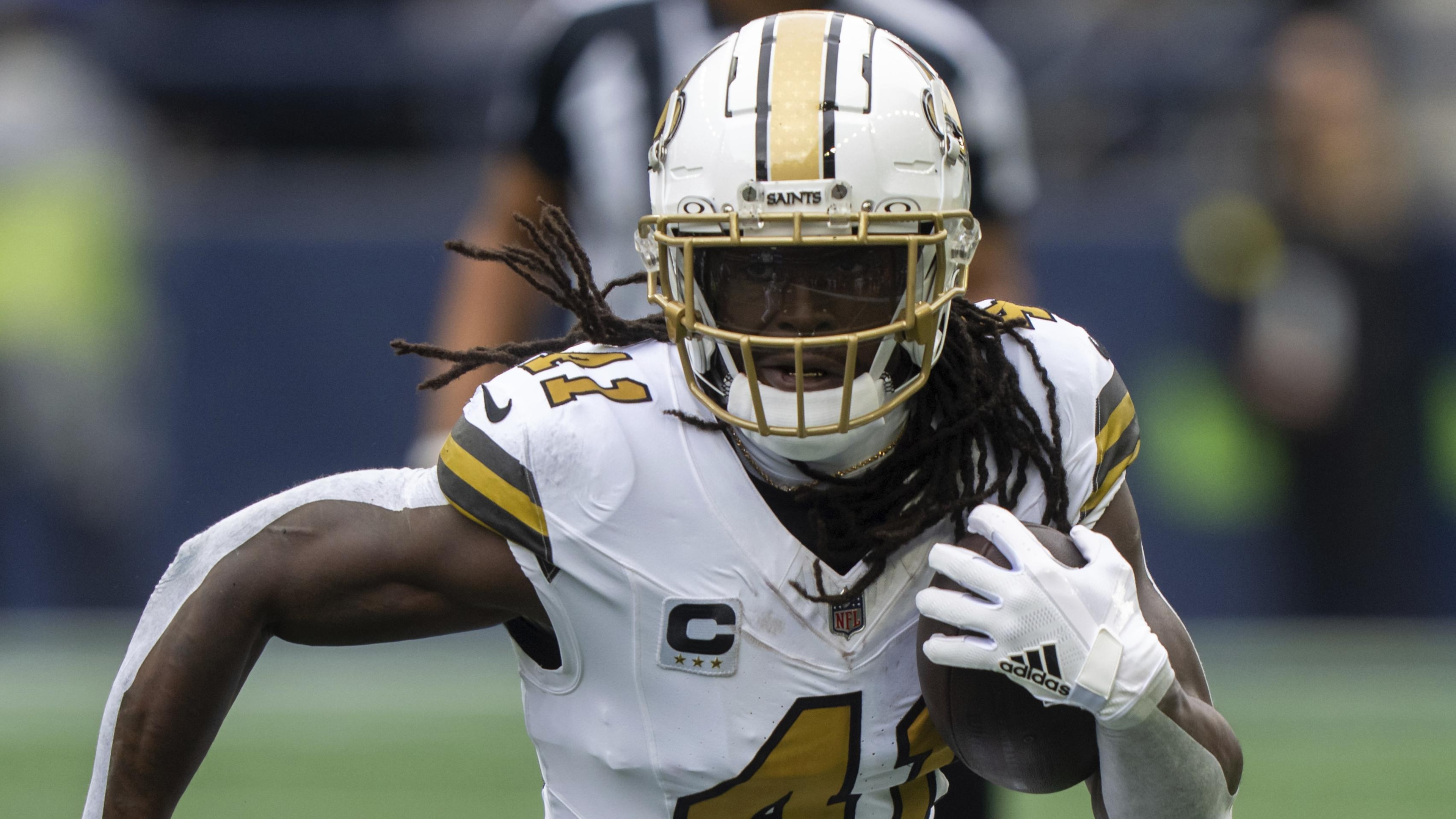 New Orleans Saints Restructure Alvin Kamara's Contract, Keeping Veteran Back for 2026 Season Alongside Travis Etienne