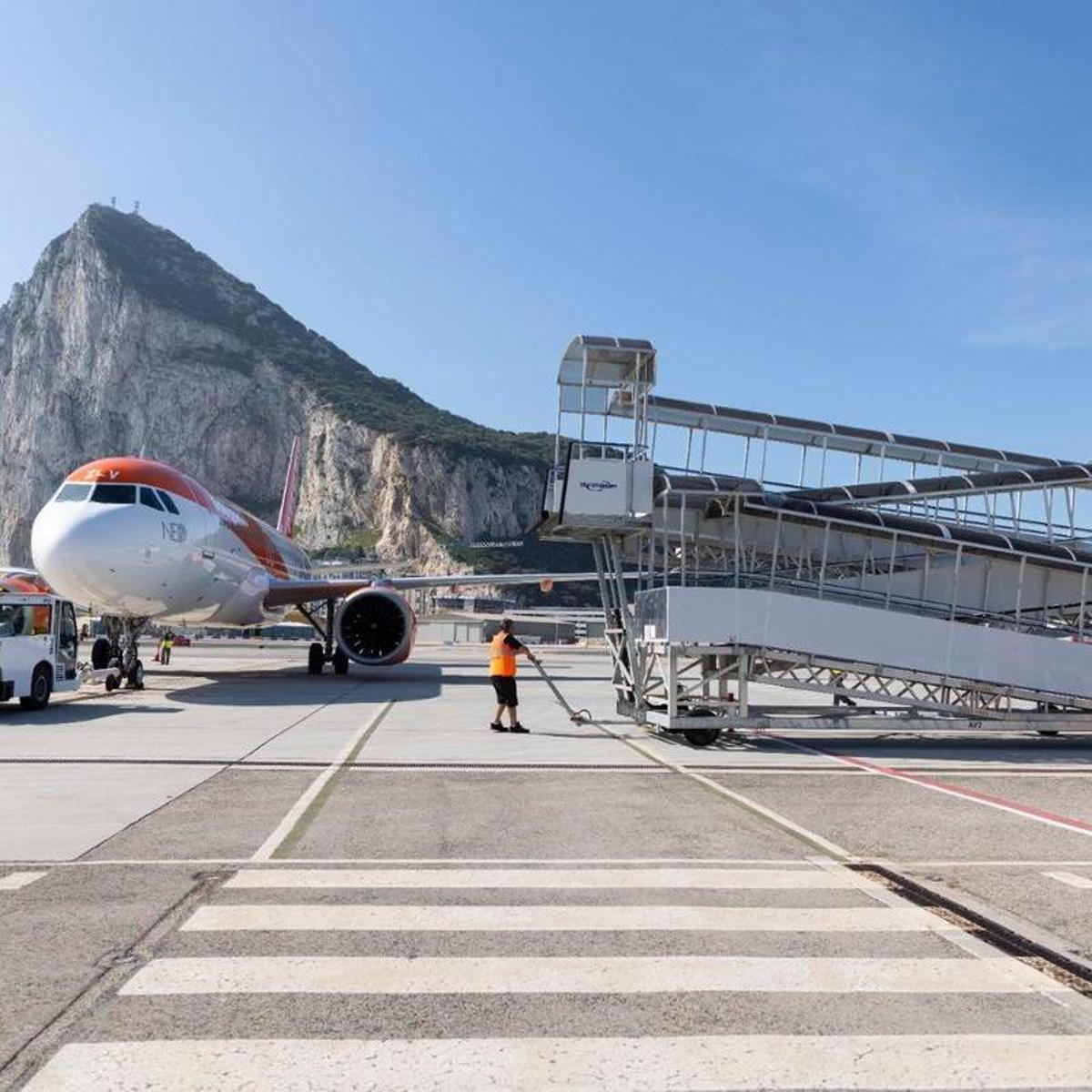 Sánchez postpones La Verja demolition until the 15th after Almería tragedy, coinciding with Gibraltar agreement.