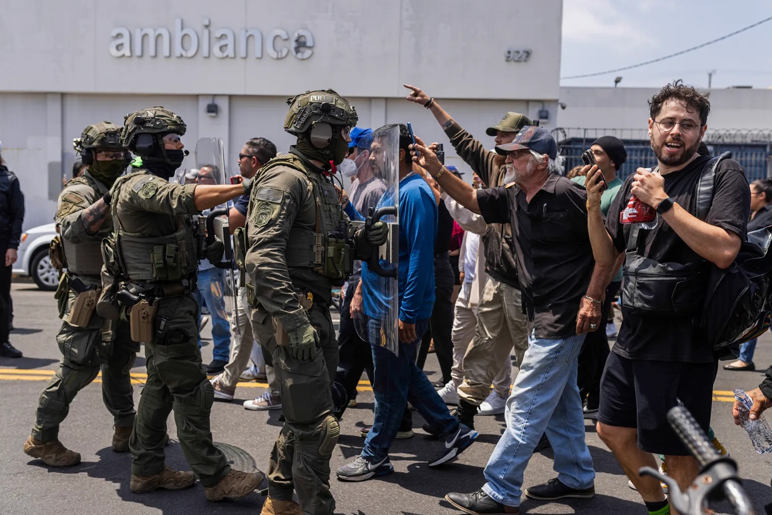 ICE Immigration Crackdowns Inflict Economic Toll on Minneapolis and Chicago