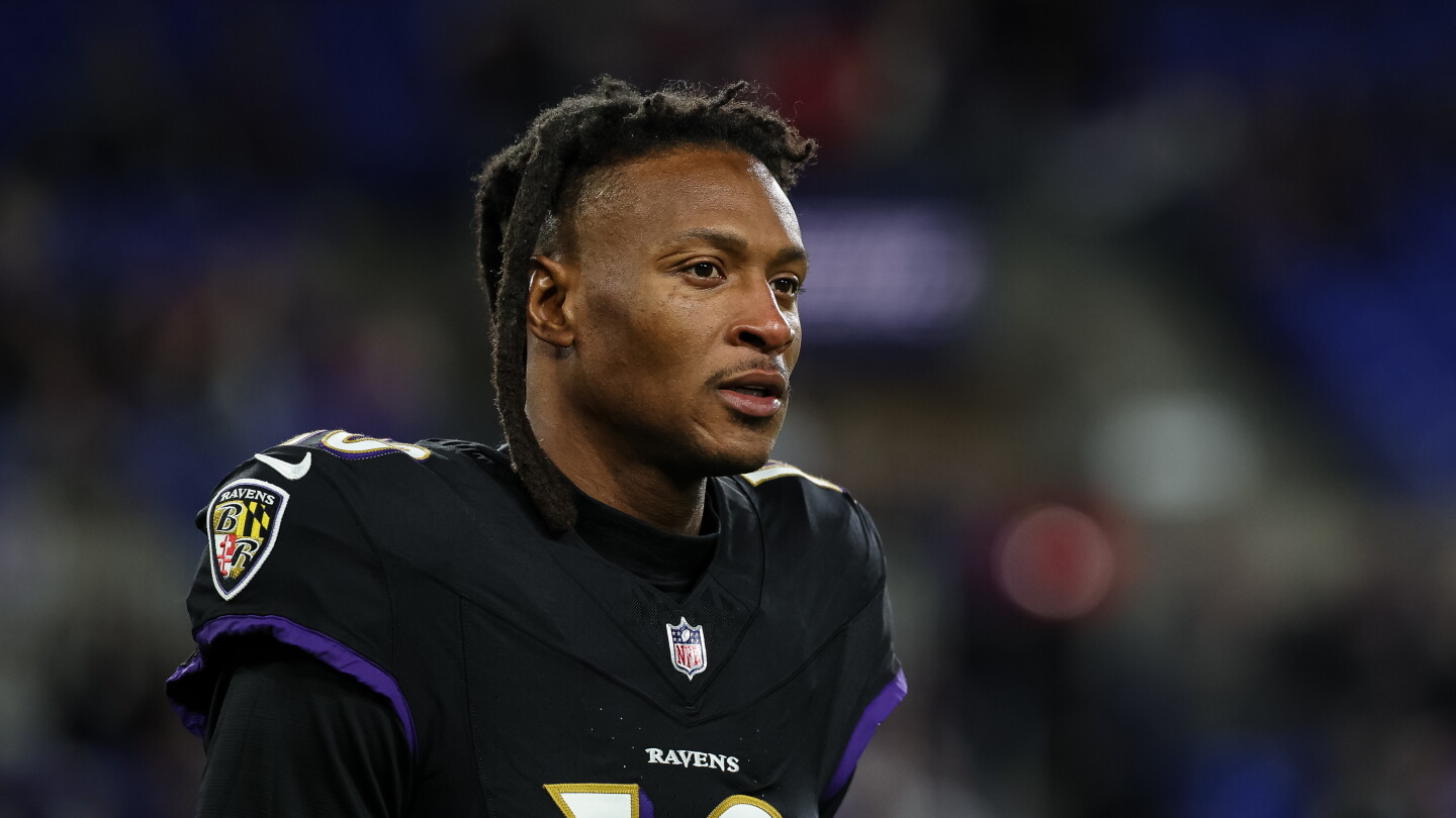 Veteran DeAndre Hopkins Advises Patriots Coaches, Explores Coaching Career During Training Camp Visit