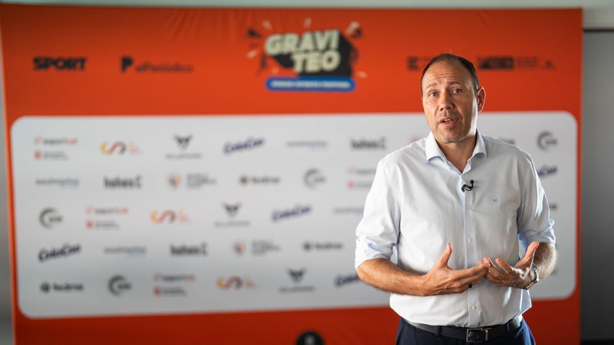 Sports Minister Berni Álvarez visits GRAVITEO's opening, participates in 3x3 exhibition, expresses high success expectations.