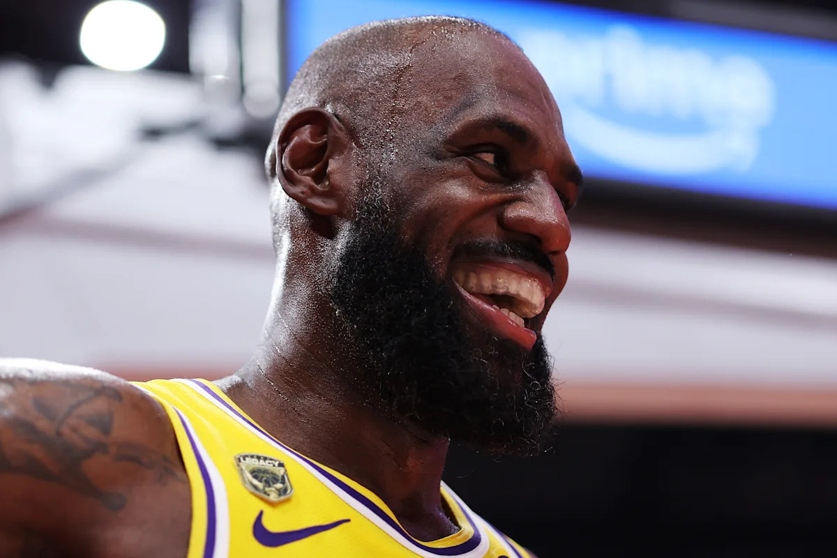 LeBron James Joins Philadelphia 76ers, Building a Championship Contender.