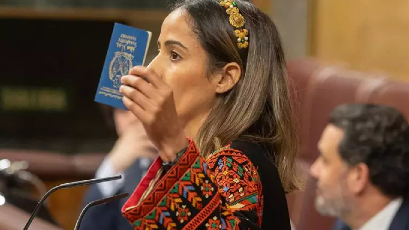 Spain's PP revises historic support for Sahrawi nationality law amid immigration and Sahara policy debates.