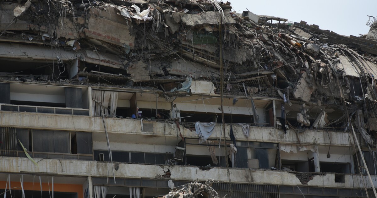 Venezuelans Face Solitary Task of Recovering Quake Victims After International Teams Depart