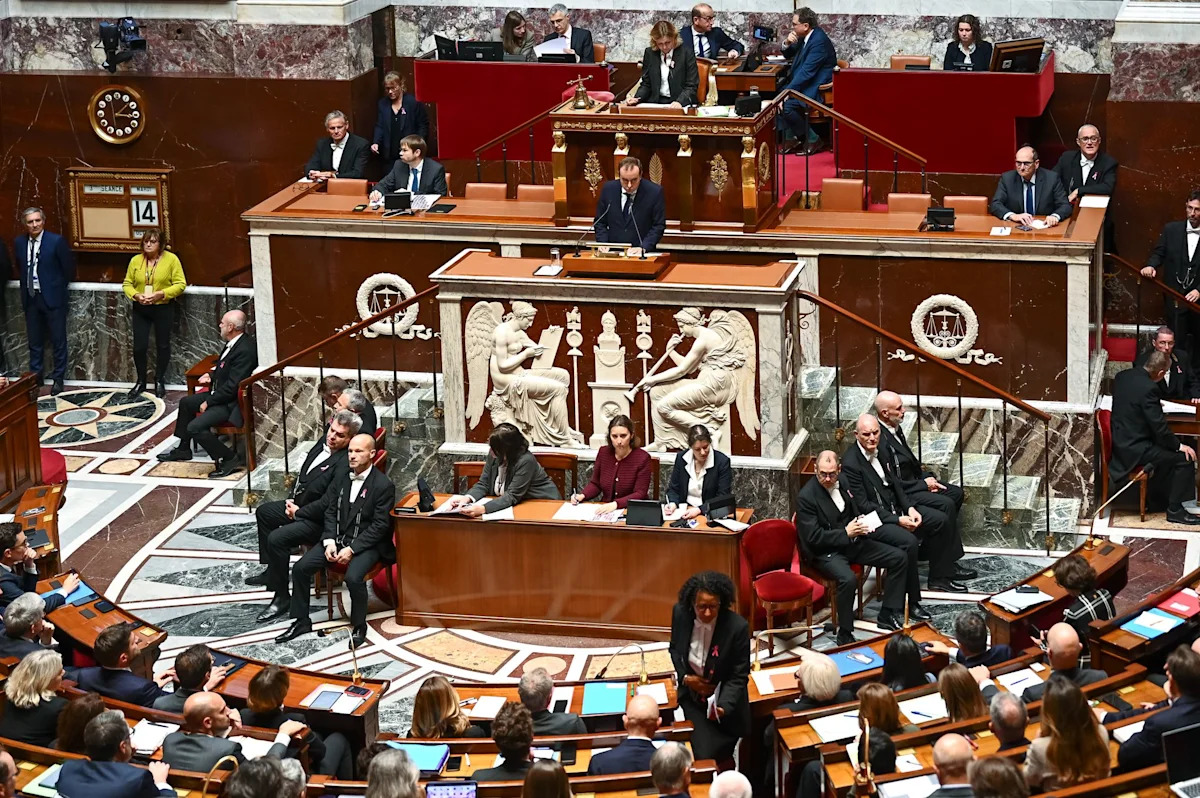 French Assembly Approves Medically Assisted Dying Bill for Incurable Illnesses, Awaits Constitutional Review