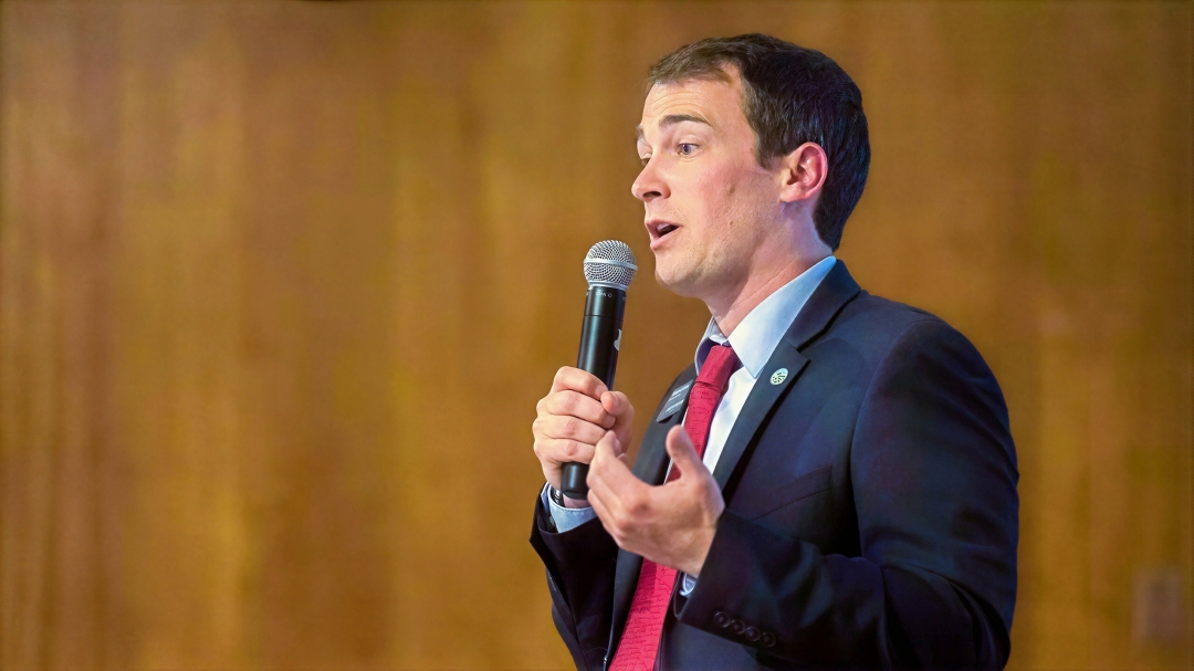 Obama White House Alumnus George Stern Available for 2026-2027 Leadership Keynote Engagements