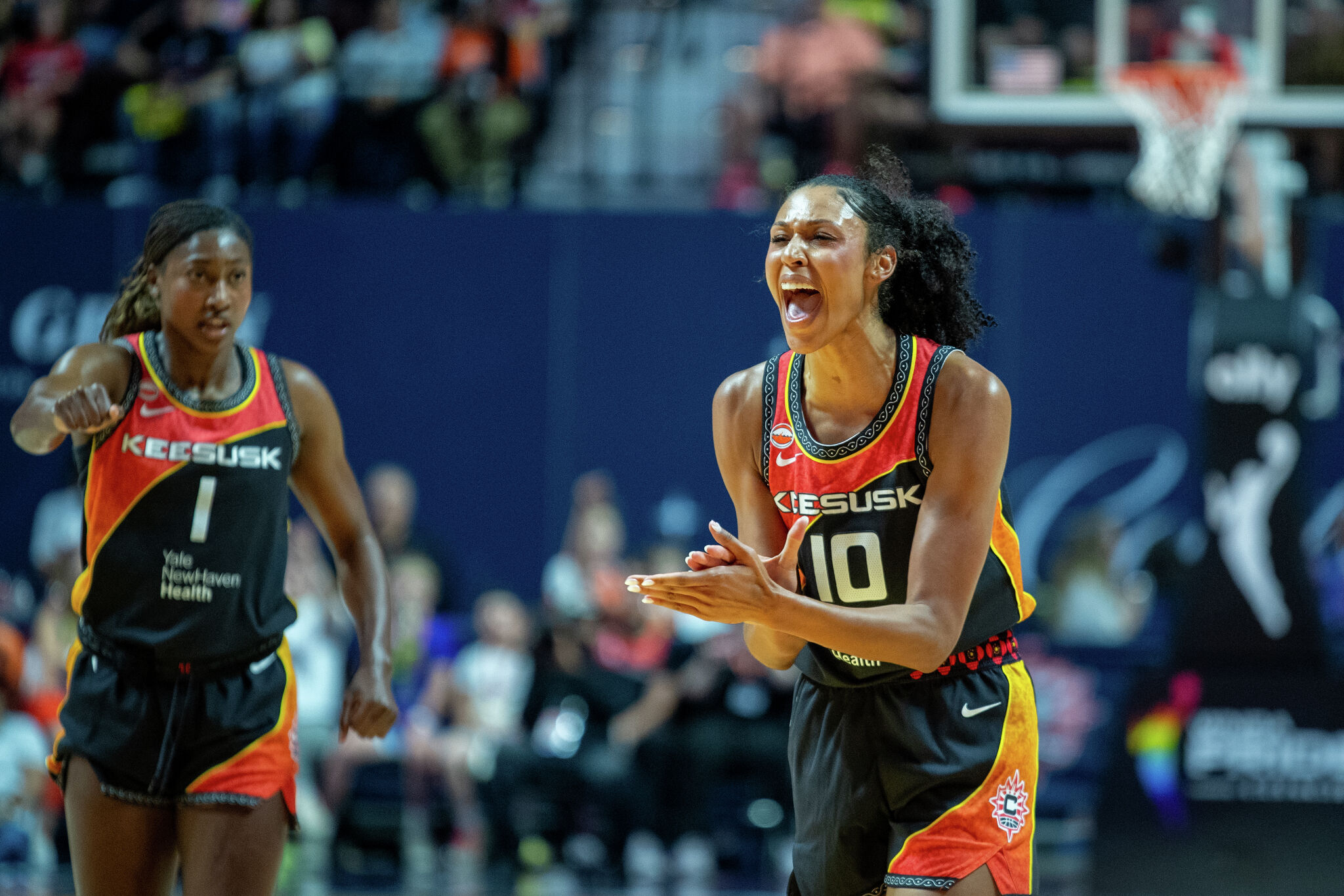 Sky Defeat Sparks as Nneka Ogwumike Becomes Los Angeles' All-Time Leading Scorer.