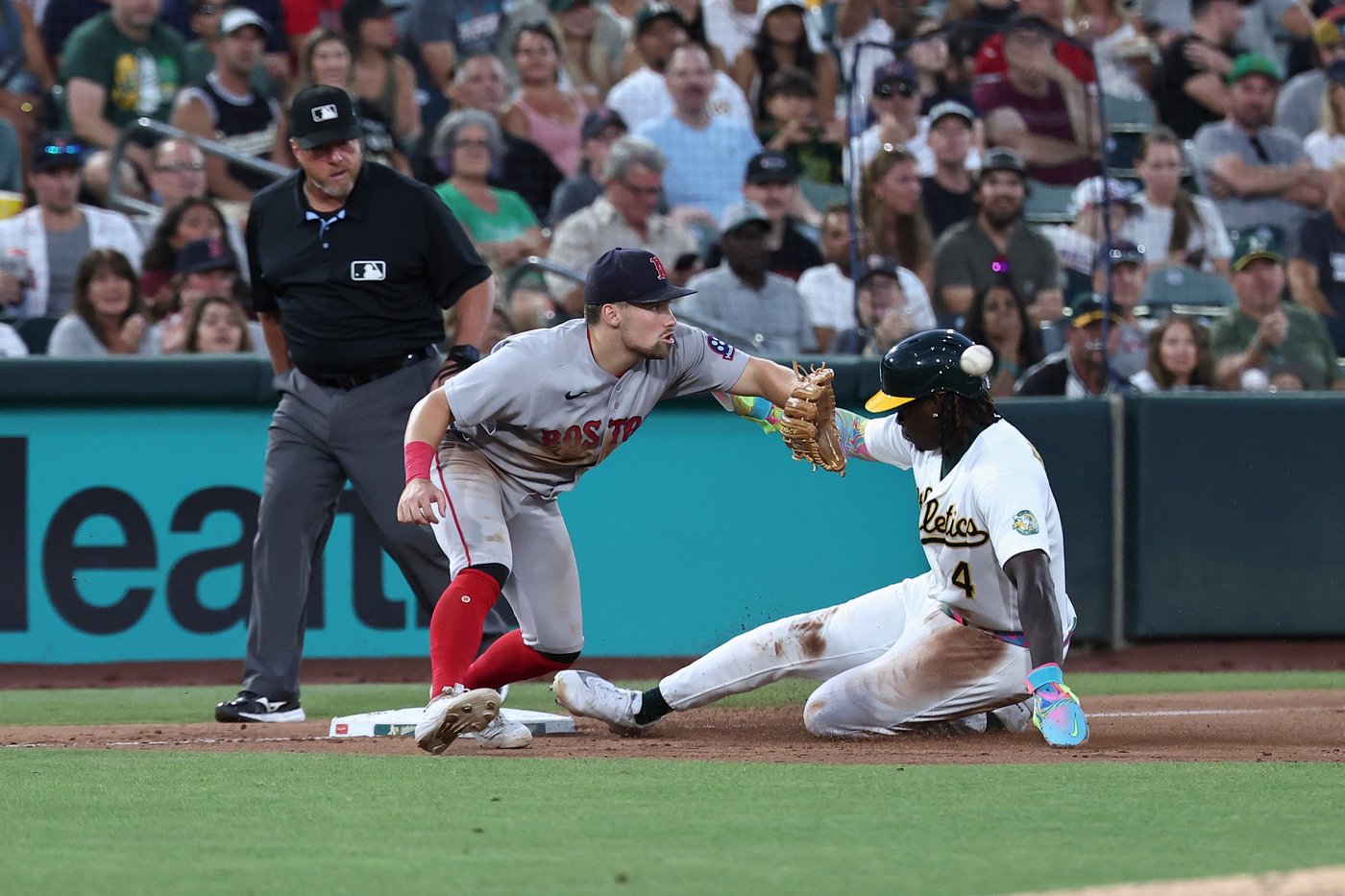 Boston Red Sox Secure 5-4 Victory Over Athletics with Back-to-Back Eighth-Inning Home Runs