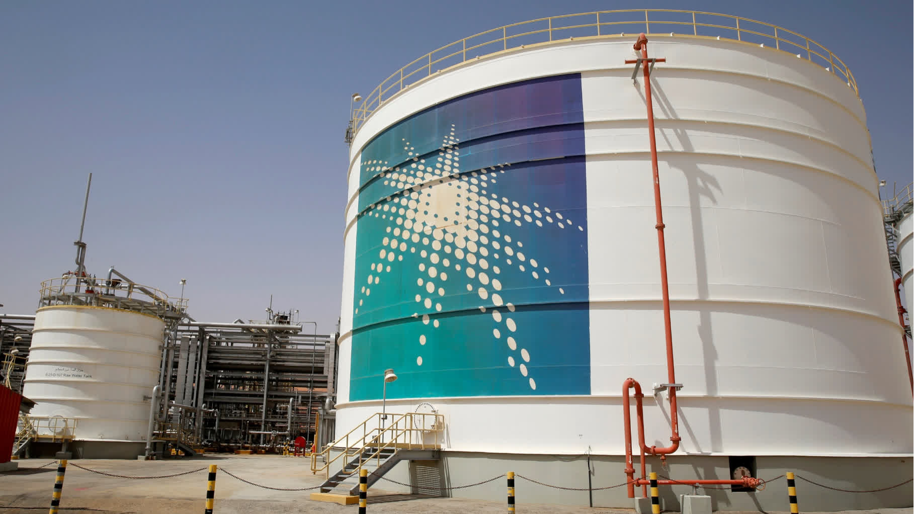Kuwait Seals Landmark $16 Billion Pipeline Lease Deal with KKR, Blackstone Consortium
