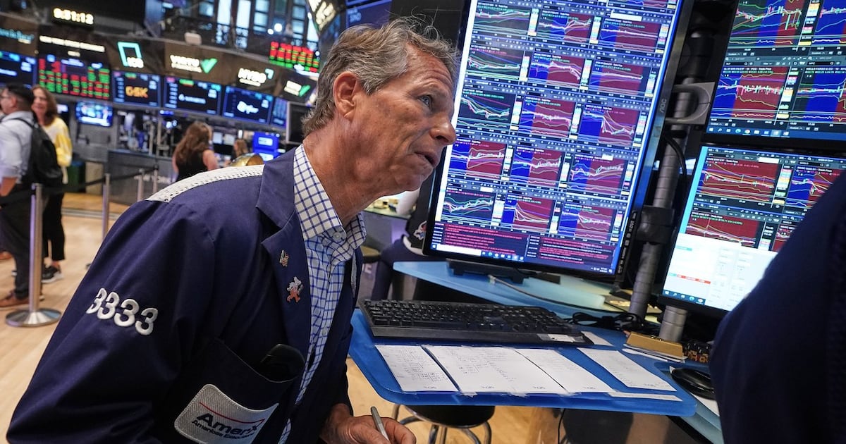 US-Iran Tensions Fuel Dollar Strength and Oil Price Surge After Framework Ends