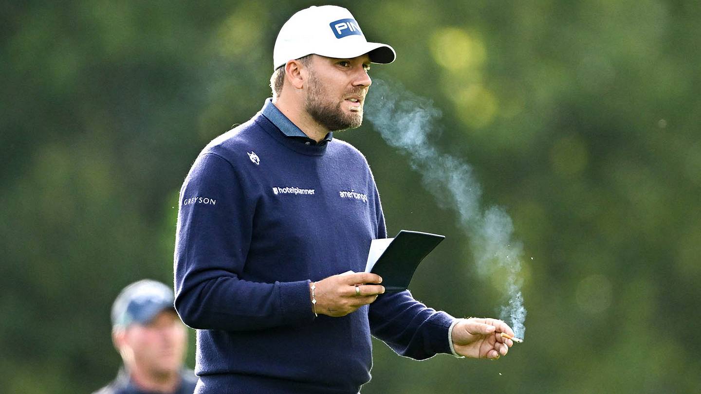 English Golfer Dan Brown Leads Open at Royal Birkdale, Openly Smokes During Play