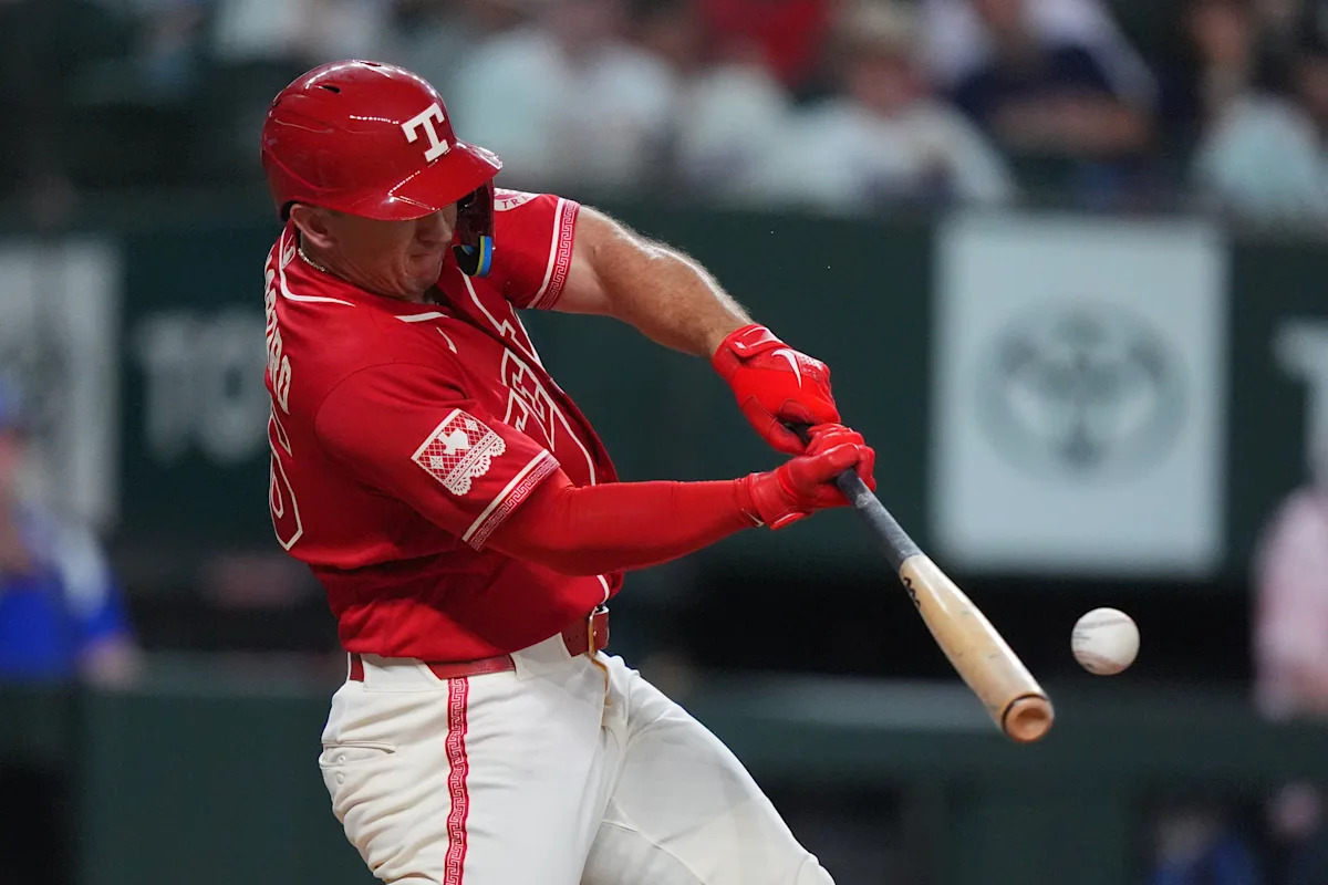 Wyatt Langford and Jake Burger Homer Late as Rangers Beat Astros 7-3