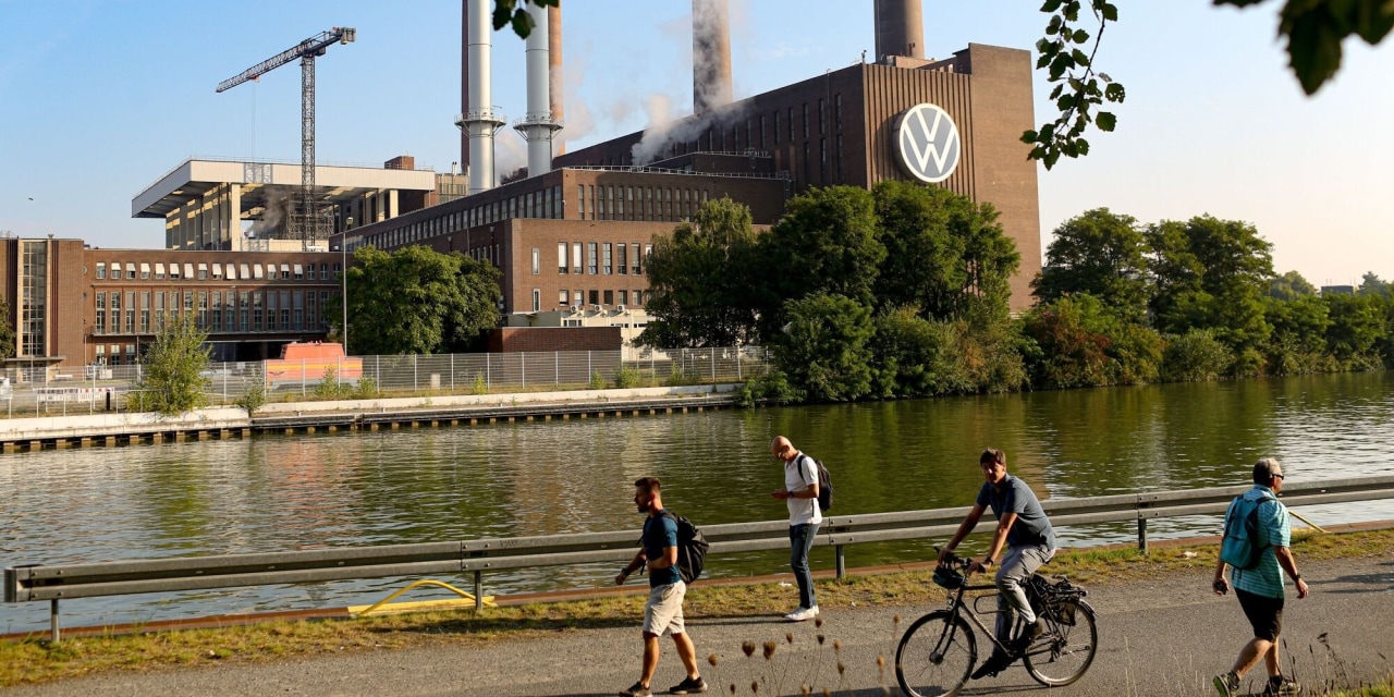 Germany's IFO Business Sentiment Improves for Third Month Despite Persistent Economic Headwinds