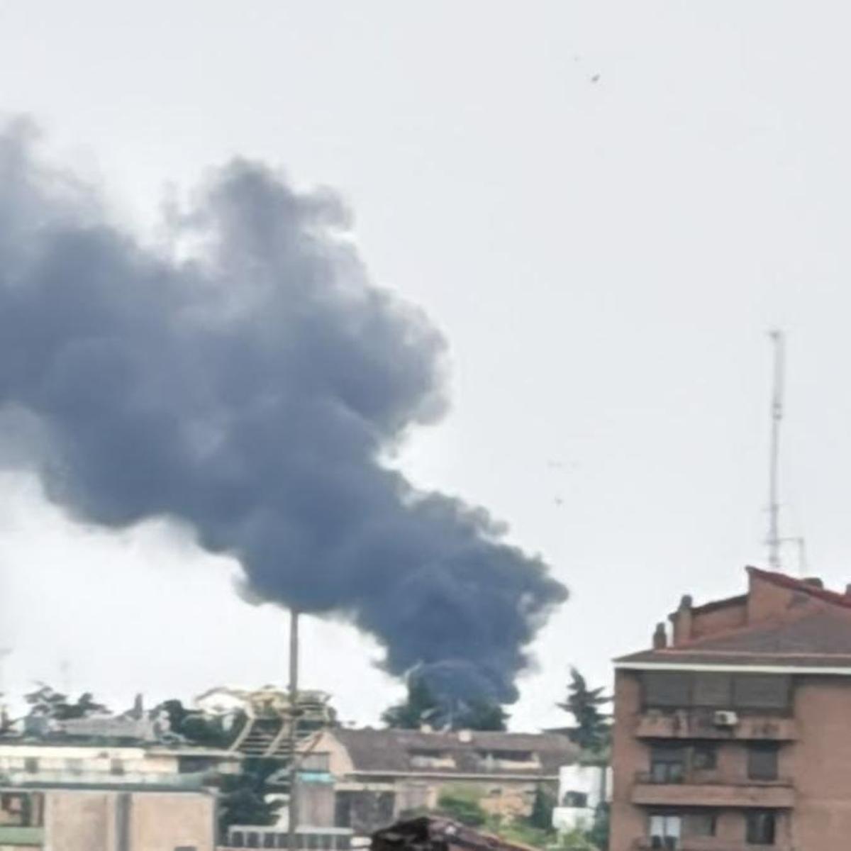 Large Plume of Smoke Prompts Social Media Concern at Complutense University of Madrid