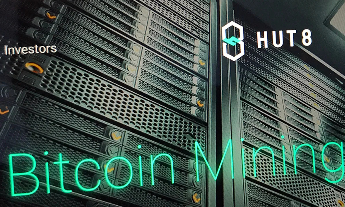 Benchmark boosts Hut 8 stock target to $165 as company pivots to AI infrastructure.