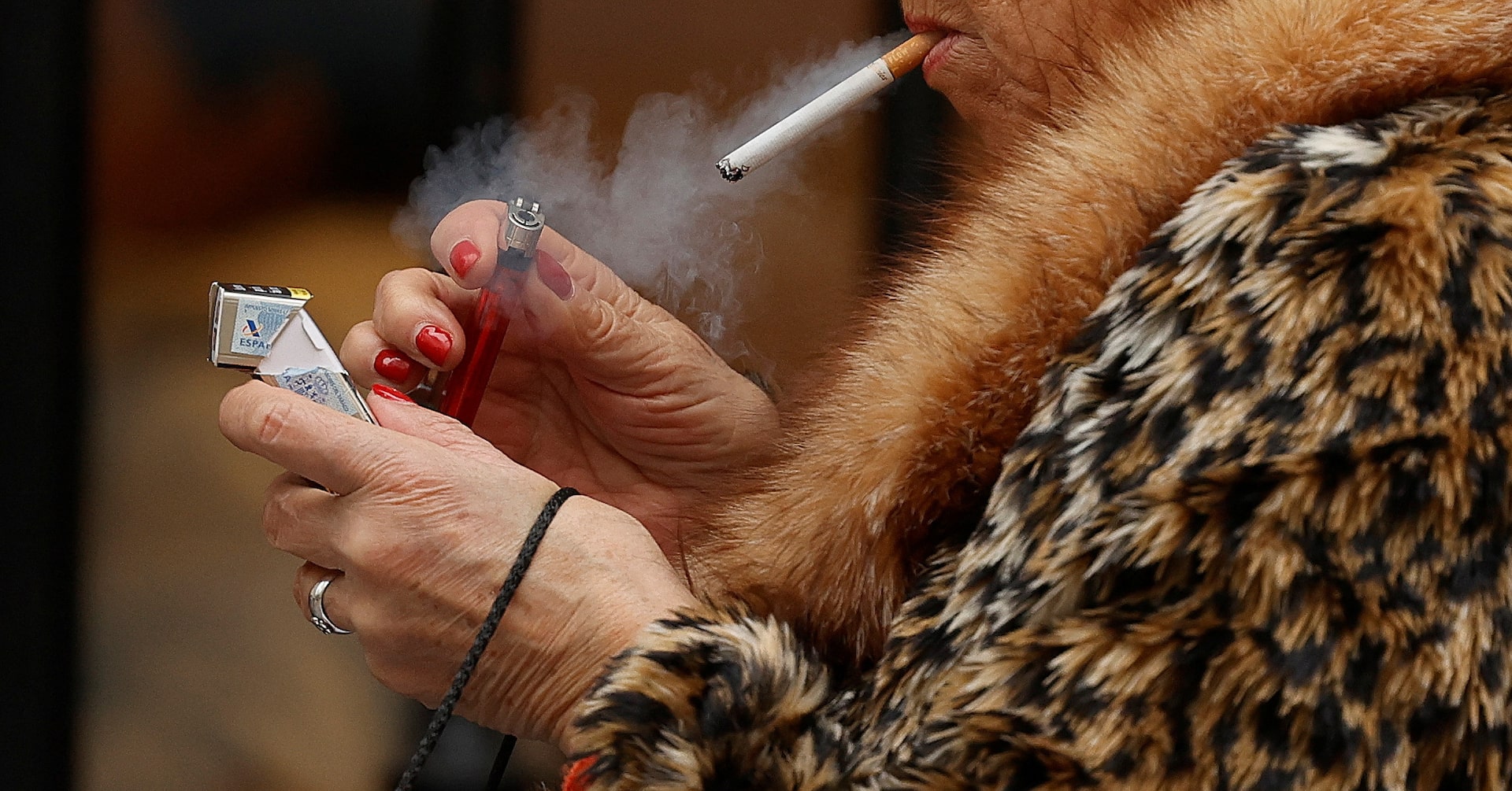 Spain Approves Sweeping Anti-Smoking Law, Expanding Bans to Public Spaces and Equating Vaping with Tobacco
