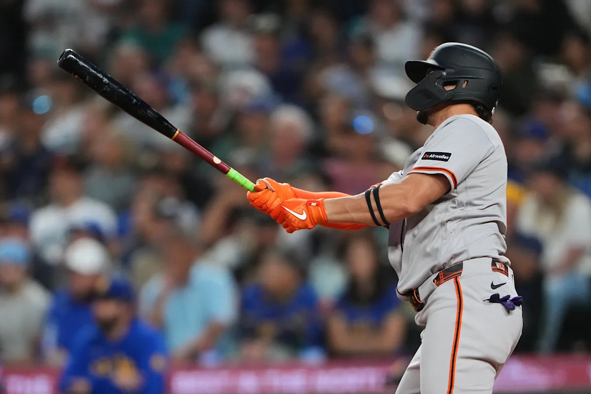 San Francisco Giants Blank Mariners 7-0 as Adames Hits Grand Slam and Roupp Dominates from Mound