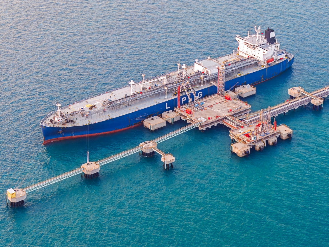 Dorian LPG Completes Corsair VLGC Sale, Repays Debt, and Declares $1.00 Dividend