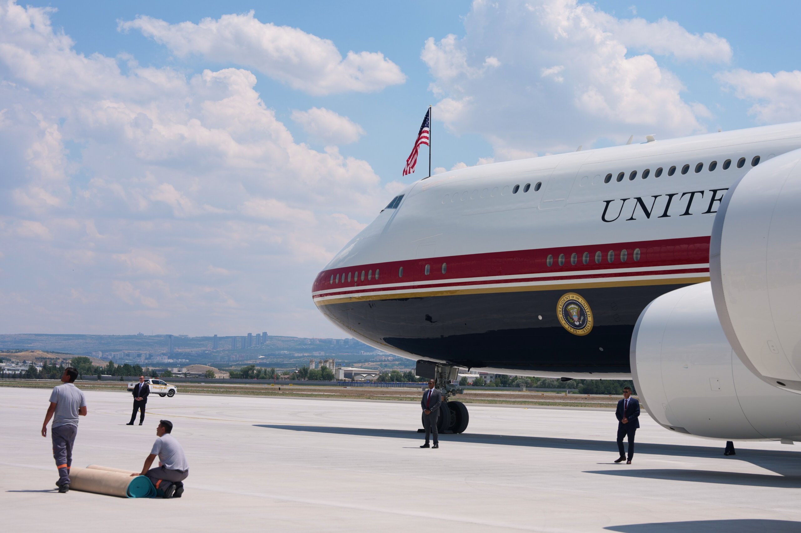 New York Times Challenges Justice Department Subpoenas on Air Force One Report Sources