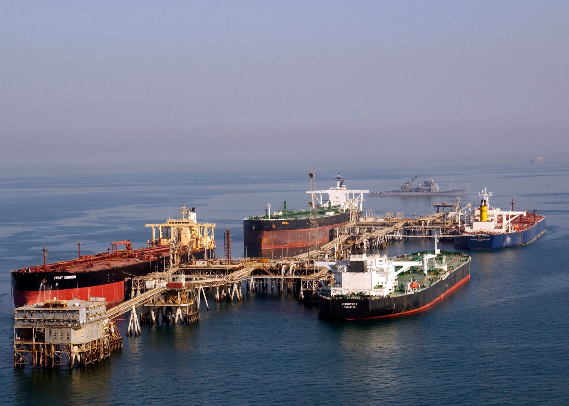 Iraq Suspends Southern Oil Exports After Drone Strike, Threatening Global Supply
